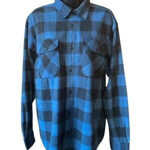 Wrangler Blue and Black buffalo Plaid Button-Up Shirt medium
